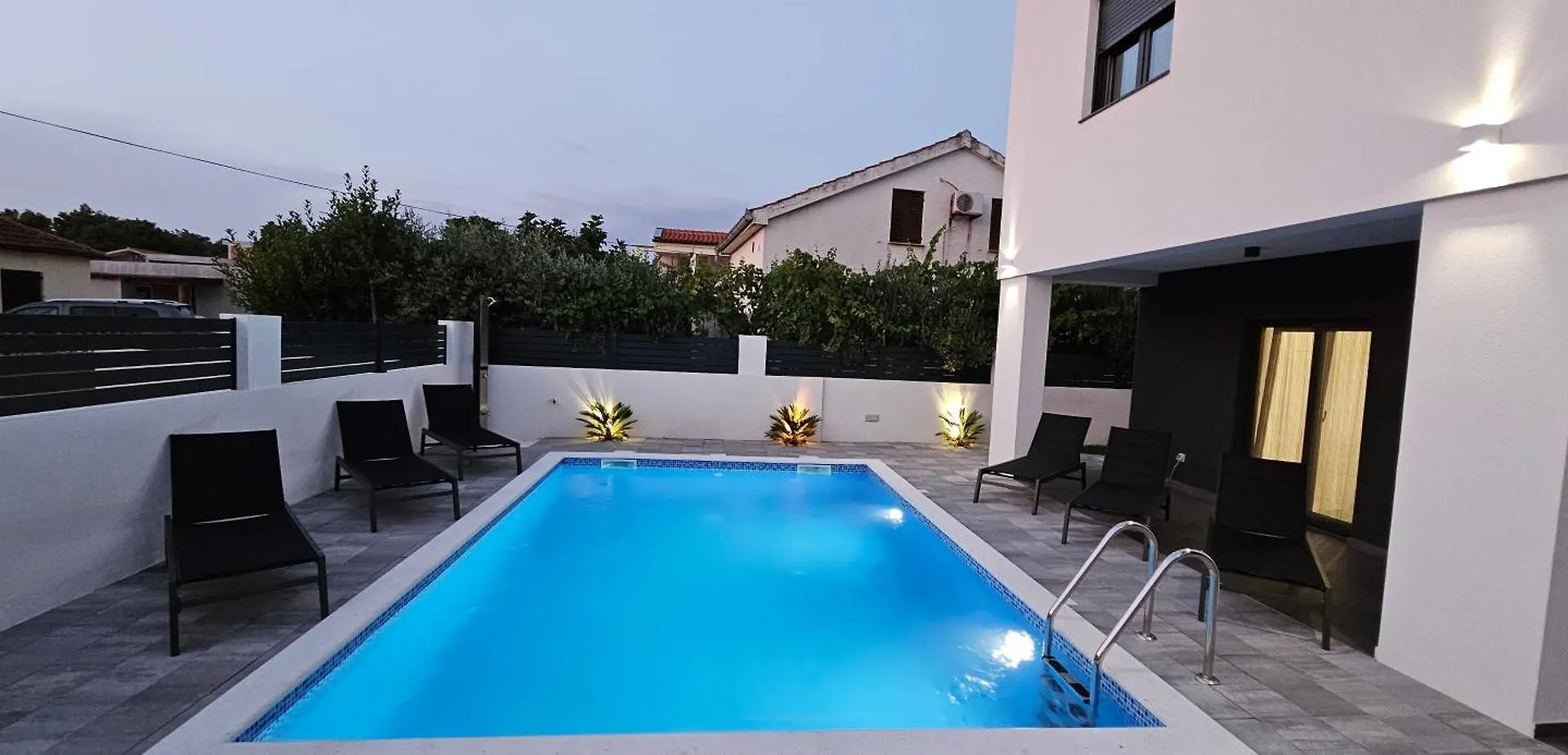 בית נופש Villa Angelo ורסי